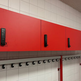 Persoonlijke kleedkamerlockers voor spelers van AZ Alkmaar