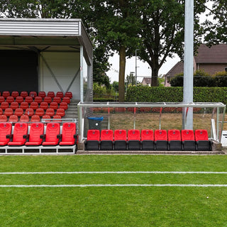 Luxe spelerszone voor De Treffers met nieuwe dugouts en veldbanken