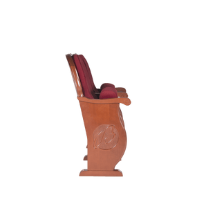 Zijaanzicht van de Breton-stoel met massief houten armleuningen