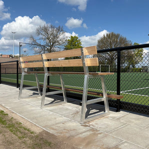 Verhoogde tribunebank